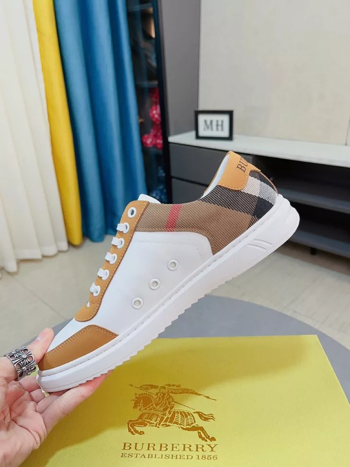 (Luxury brand, the latest fashion men's shoes 🔜 upper selected imported top quality material ➕ outsole original Burberry pattern trim material production and cowhide splicing, highlighting the brand image) leather sheep lining, on the foot lightweight and comfortable, personality fashion rubber wear-resistant outsole, size: 38/44