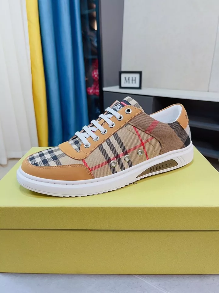 (Luxury brand, the latest fashion men's shoes 🔜 upper selected imported top quality material ➕ outsole original Burberry pattern trim material production and cowhide splicing, highlighting the brand image) leather sheep lining, on the foot lightweight and comfortable, personality fashion rubber wear-resistant outsole, size: 38/44