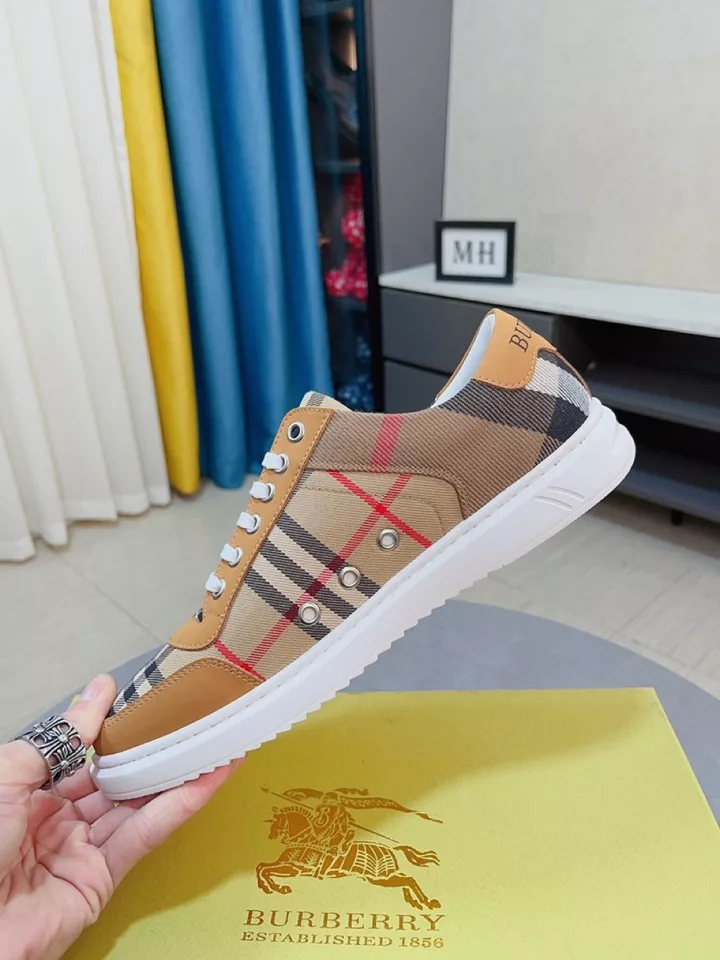 (Luxury brand, the latest fashion men's shoes 🔜 upper selected imported top quality material ➕ outsole original Burberry pattern trim material production and cowhide splicing, highlighting the brand image) leather sheep lining, on the foot lightweight and comfortable, personality fashion rubber wear-resistant outsole, size: 38/44