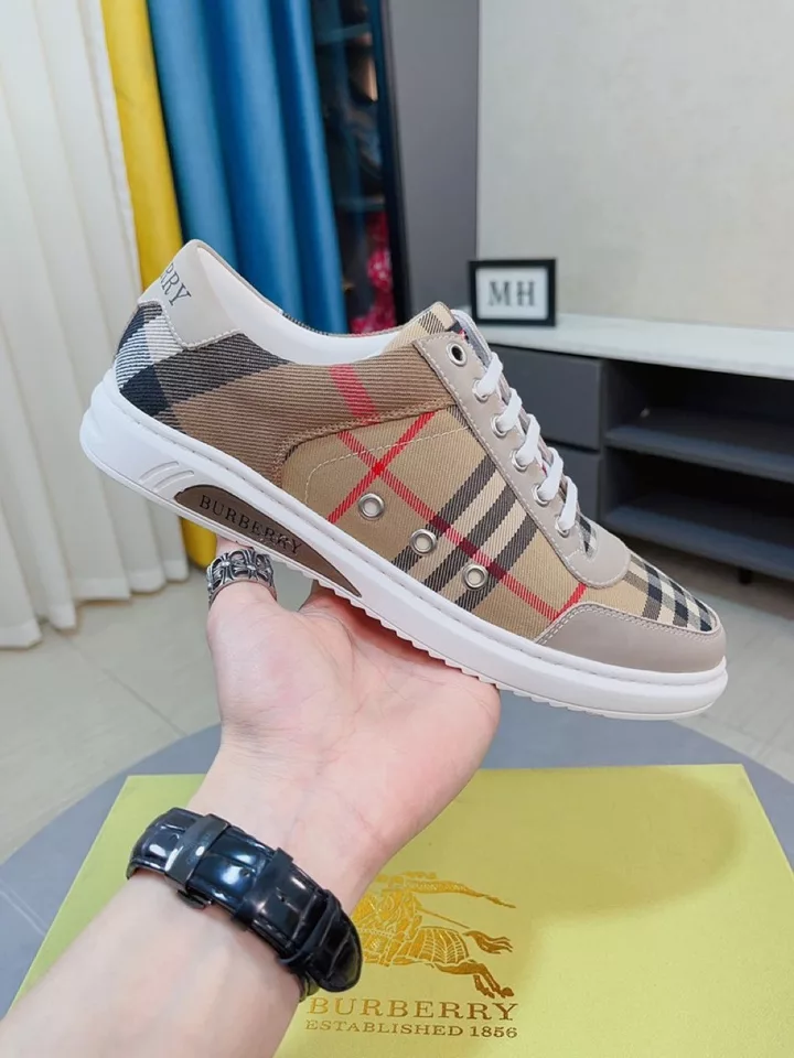 (Luxury brand, the latest fashion men's shoes 🔜 upper selected imported top quality material ➕ outsole original Burberry pattern trim material production and cowhide splicing, highlighting the brand image) leather sheep lining, on the foot lightweight and comfortable, personality fashion rubber wear-resistant outsole, size: 38/44