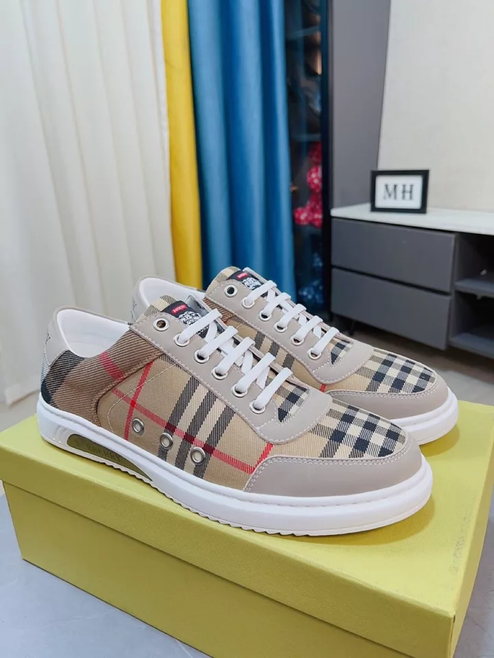 (Luxury brand, the latest fashion men's shoes 🔜 upper selected imported top quality material ➕ outsole original Burberry pattern trim material production and cowhide splicing, highlighting the brand image) leather sheep lining, on the foot lightweight and comfortable, personality fashion rubber wear-resistant outsole, size: 38/44