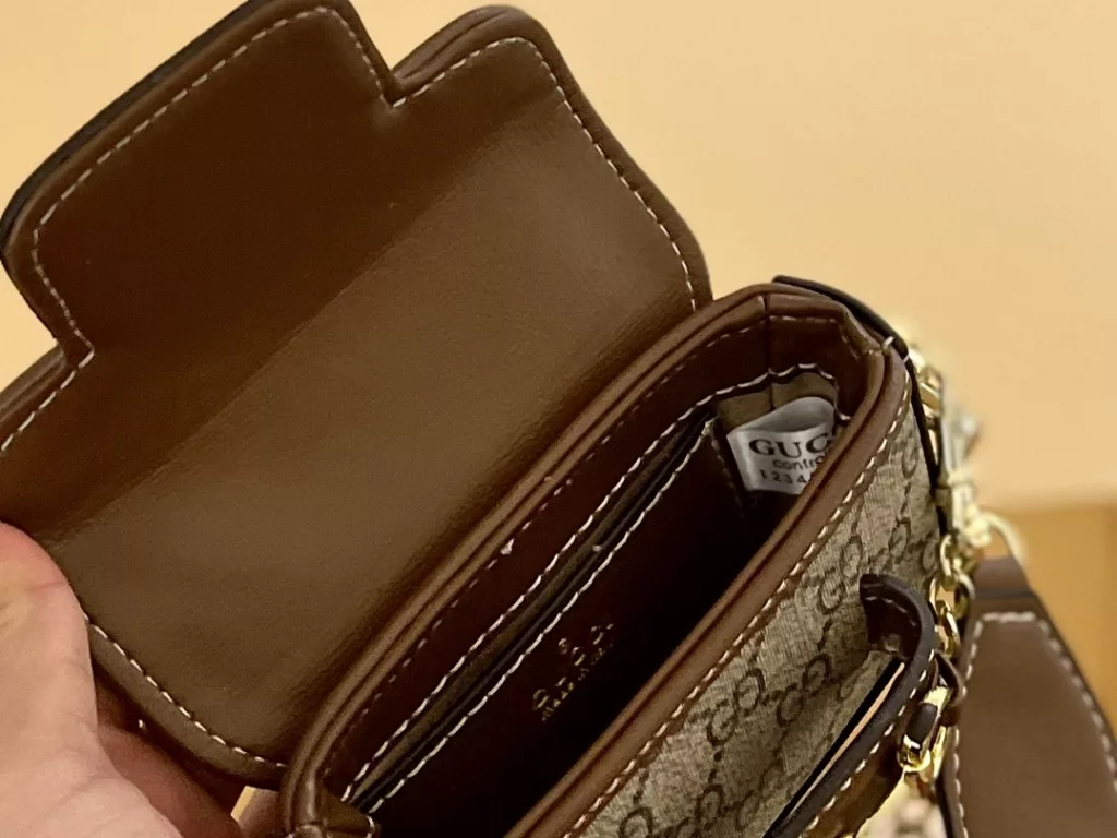 Gucci 1955 Mini small waste bag super explosive<br>Wow, 1955 has a new member super mini size, two shoulder straps can be switched at will Size 13 * 9.5cm