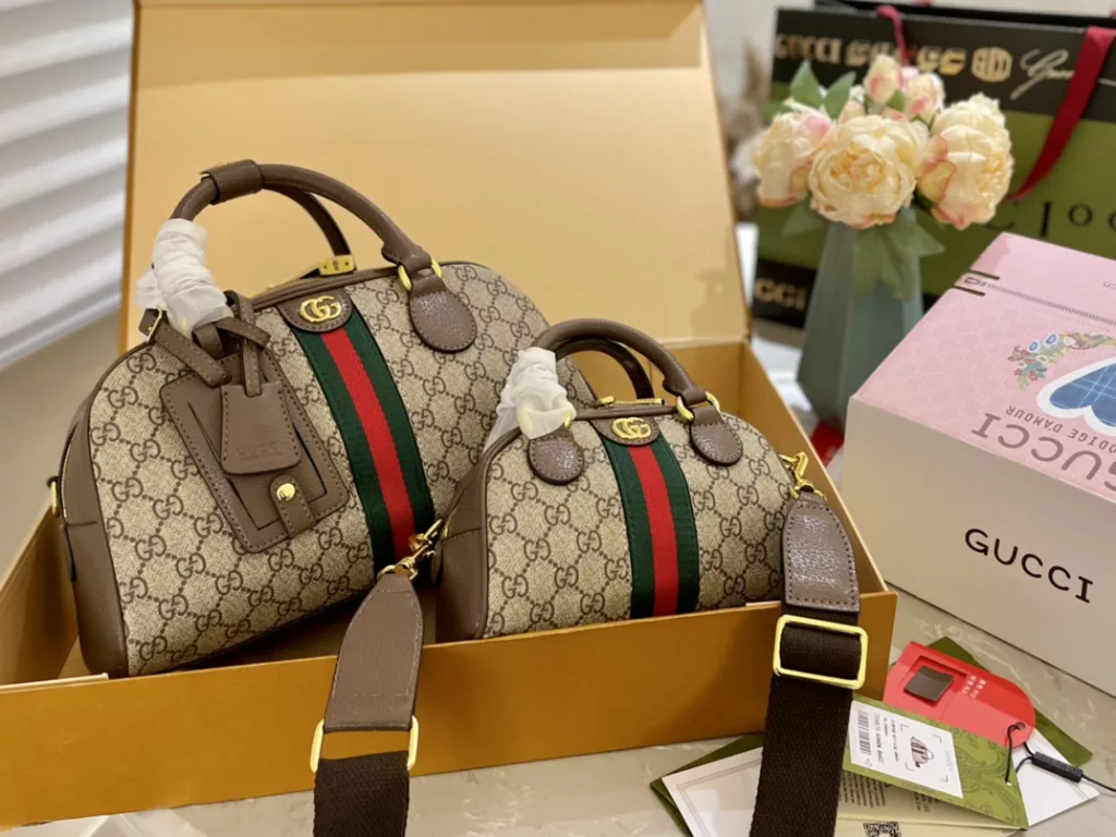 Gucci Boston New Products Pillow Bag 👜 latest series This paragraph retro flavor is particularly strong, the original lining! The effect on the body is also superb, mainly with exquisite and special hardware to enhance the overall texture. size:22/32cm