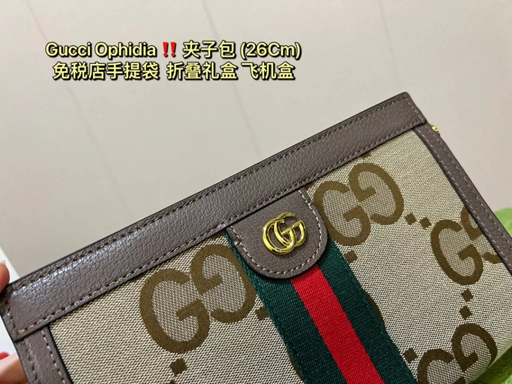 Gucci Ophidia clip bag latest series, chain bag, with the original ebony cowhide ~ this paragraph retro flavor is particularly strong, the version of the chain ⛓, the original lining! The effect on the body is also superb, mainly with exquisite and special hardware to enhance the overall sense of quality. size:26 18cm