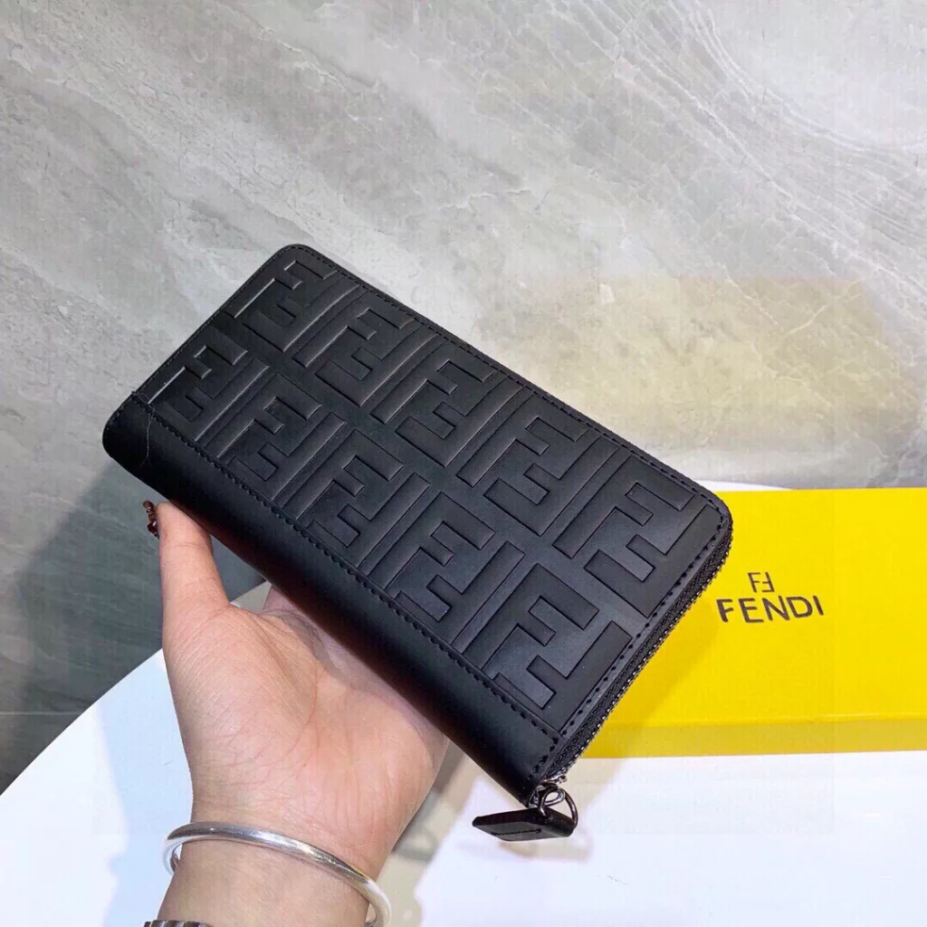 🎀🎀Color Black🎀Size 21x11🎀✨Fendi new men's brushed clutch 💎💎 original cowhide 🐂, first-class feel comparable to the counter genuine 👍, see details 👀 multi-card space large capacity, in stock