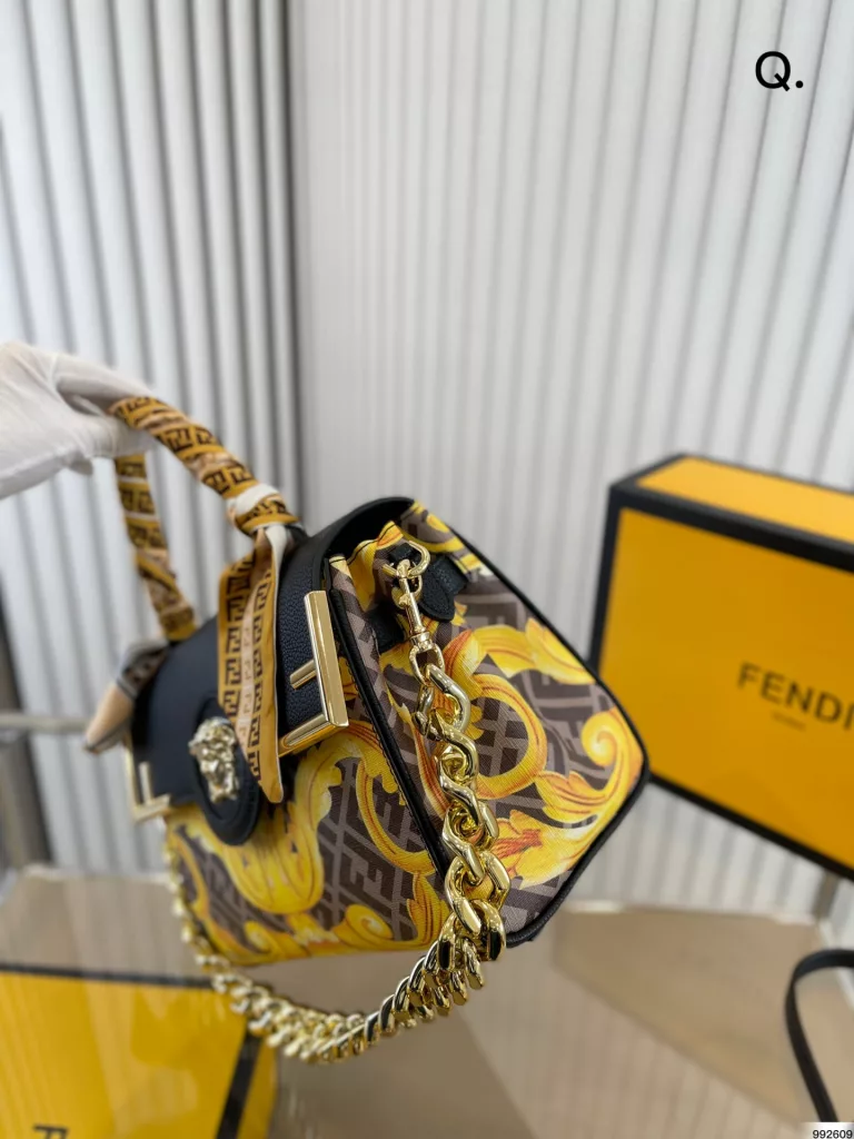 Fendi x Versace co-branding| Fendi 2022 new summary Do you know how 