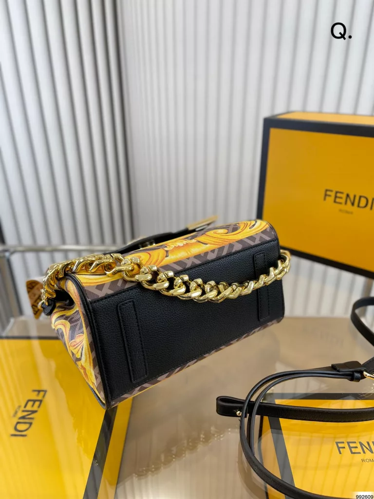 Fendi x Versace co-branding| Fendi 2022 new summary Do you know how 