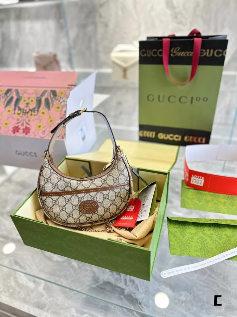 [New] GUCCI GUCCI GG half-moon shape mini handbag 25cm