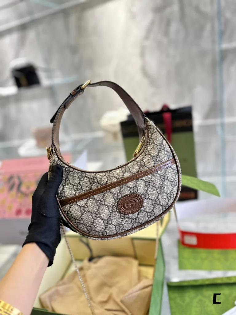 [New] GUCCI GUCCI GG half-moon shape mini handbag 25cm