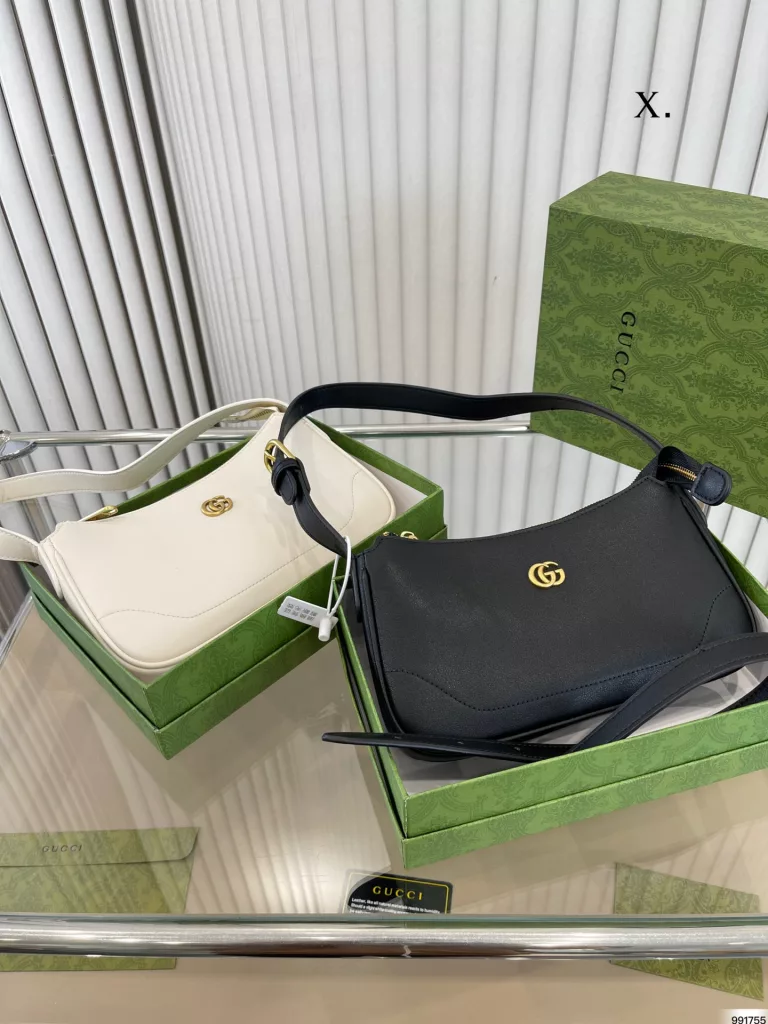 Coolidge Gucci Underarm Bag<br>Retro and classic super good versatile<br>Star River is more romantic with you<br>A glimpse of new ideas<br>Size: 25 13