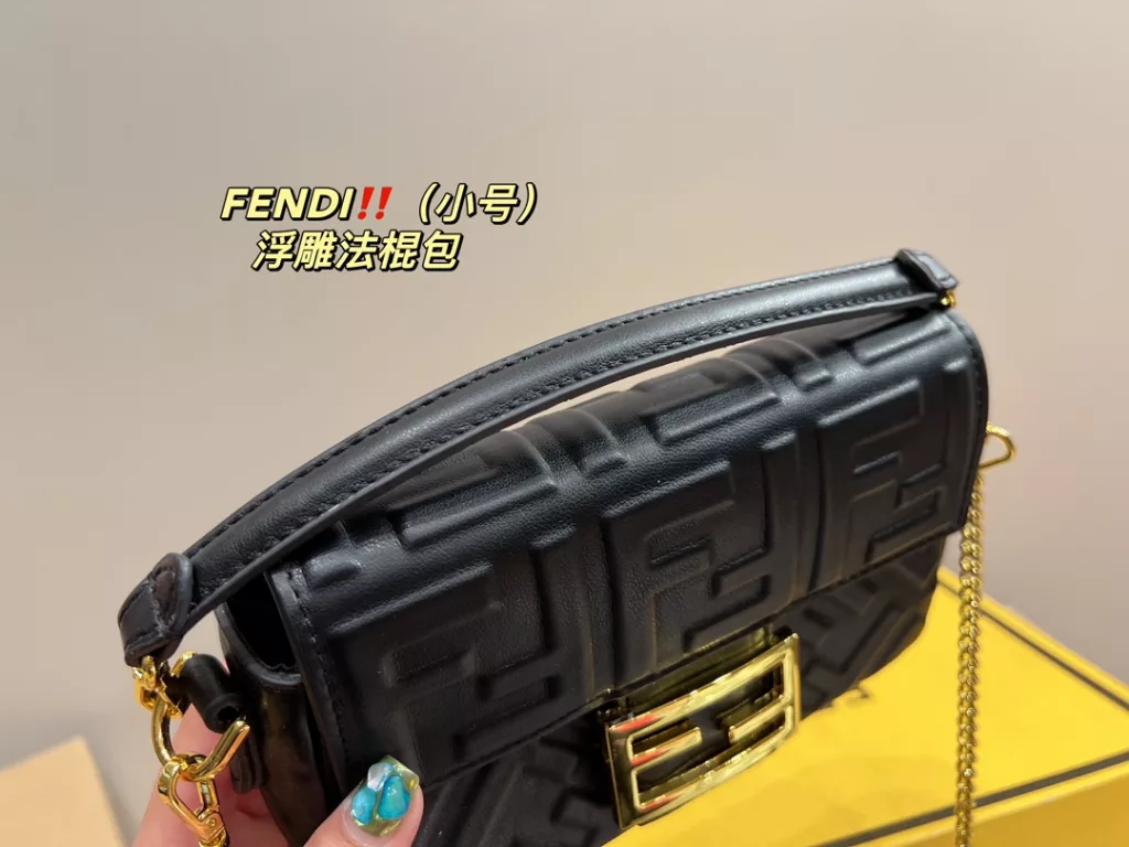 Size 19.10<br>Fendi embossed baguette bag<br>Forever a versatile piece<br>Beautiful on the body This texture<br>Fairies deserve to have