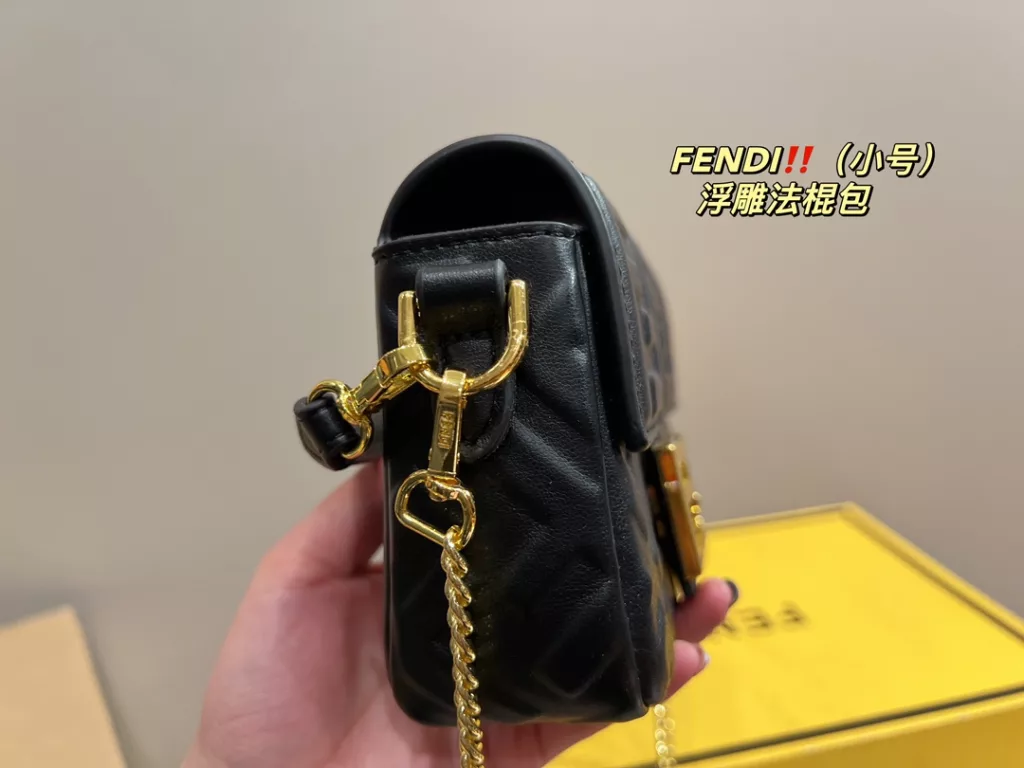 Size 19.10<br>Fendi embossed baguette bag<br>Forever a versatile piece<br>Beautiful on the body This texture<br>Fairies deserve to have