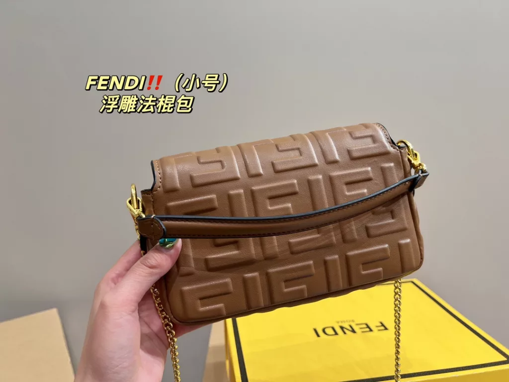 Size 19.10<br>Fendi embossed baguette bag<br>Forever a versatile piece<br>Beautiful on the body This texture<br>Fairies deserve to have