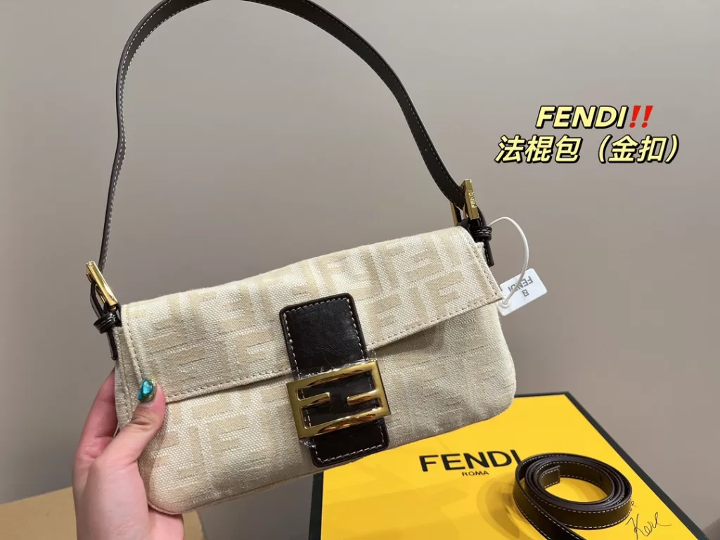 Size 26.12<br>Fendi baguette bag<br>Low-key yet atmospheric Chic and versatile<br>Simple and high class