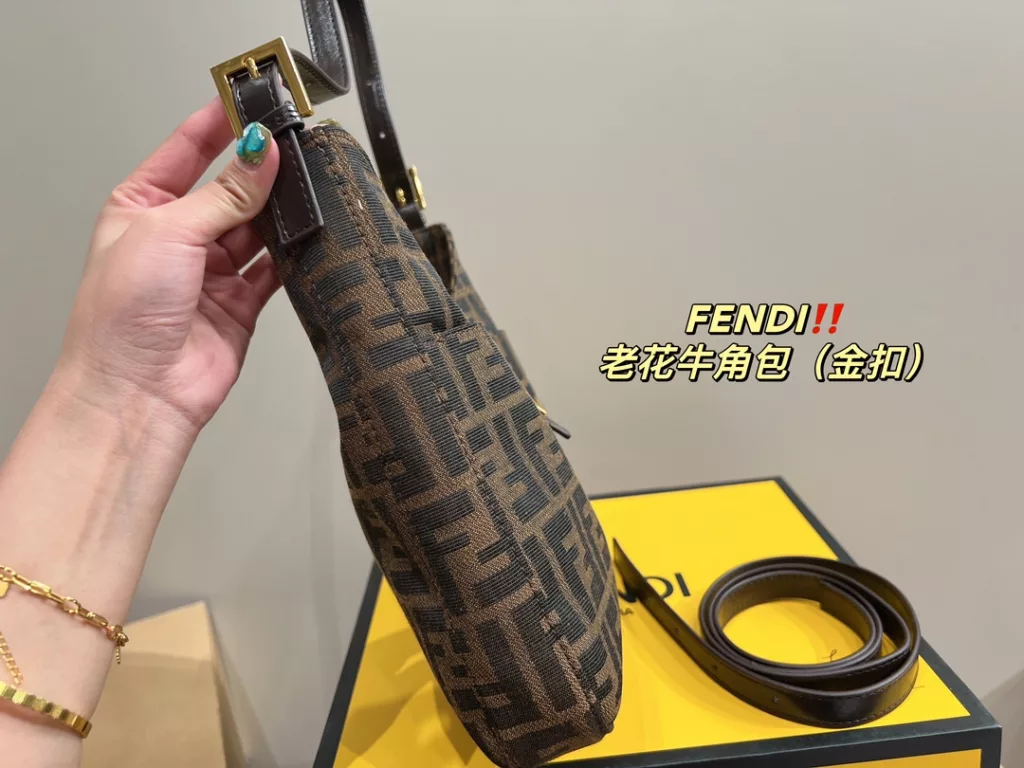 Size 30.17<br>Fendi croissant bag (old flower)<br>Low-key and atmospheric fashionable and versatile<br>Simple and high class