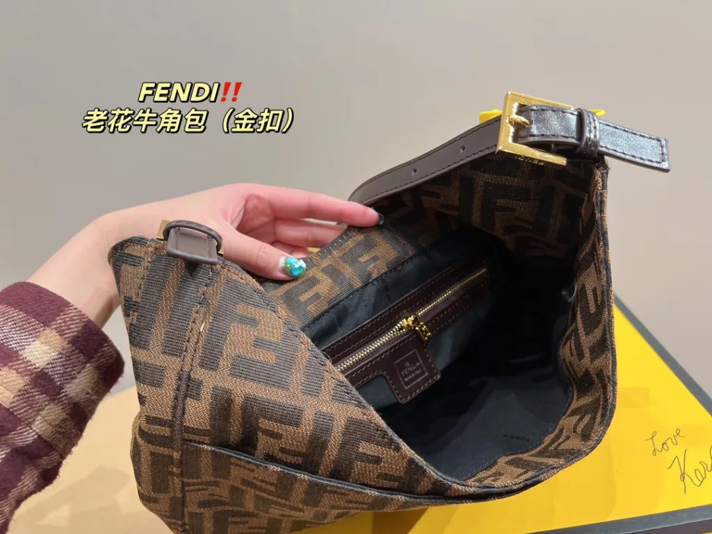 Size 30.17<br>Fendi croissant bag (old flower)<br>Low-key and atmospheric fashionable and versatile<br>Simple and high class