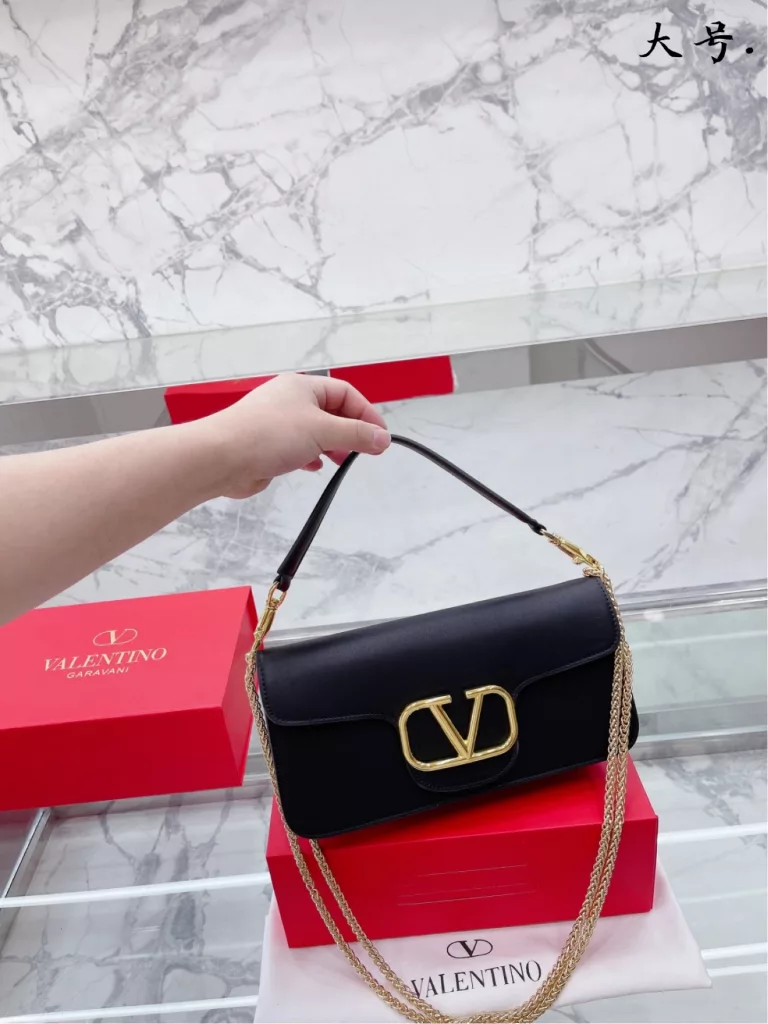 VALENTINO Women's Locò Calfskin Handbag Handbag Crossbody<br>The new Rockstud Alcove accessories collection<br>Iconic vlogo Signature Avant-garde shape creates a unique and seductive appeal.<br>Folded gift box Size 28 14cm