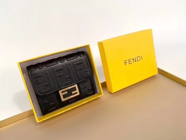 🎀Fendi 8013🎀Color black 🎀Size 10<em>8.5</em>2.5🎀Fendi fire debut! Imported calfskin, exquisite workmanship, comparable to the counter! Multifunctional small wallet, super practical!