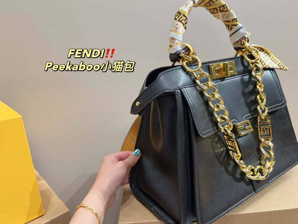 Large Folding box ⚠️ size 34.25<br>Small Folding box ⚠️ size 23.18<br>Fendi kitten bag Peekaboo<br>Forever a versatile piece<br>The upper body is absolutely beautiful This texture<br>Little fairies deserve to have