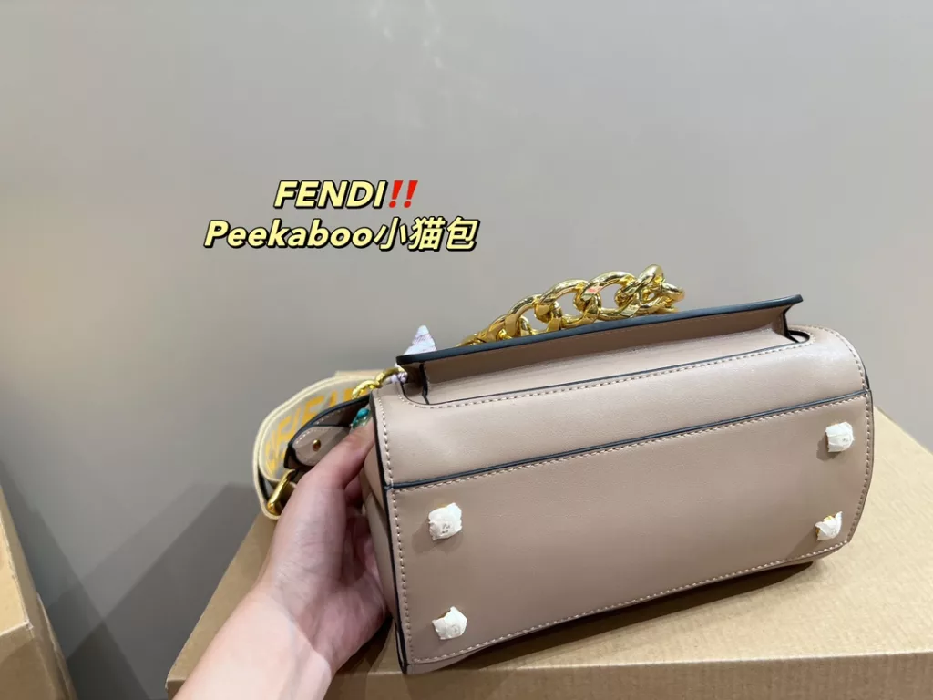 Large Folding box ⚠️ size 34.25<br>Small Folding box ⚠️ size 23.18<br>Fendi kitten bag Peekaboo<br>Forever a versatile piece<br>The upper body is absolutely beautiful This texture<br>Little fairies deserve to have