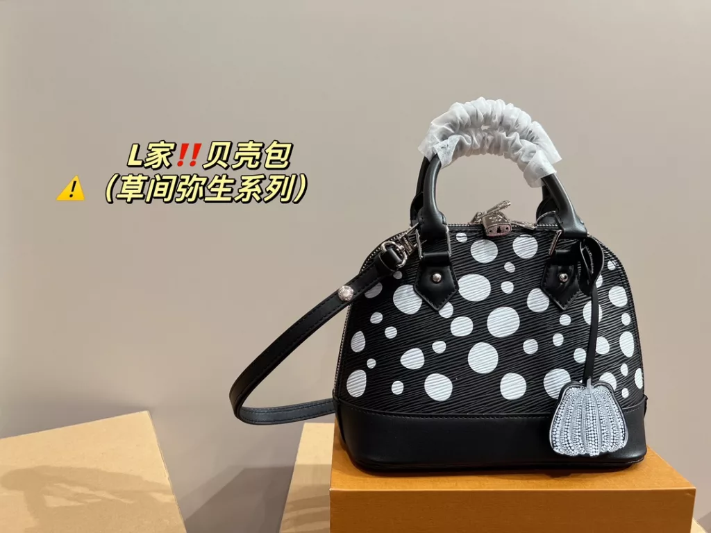 LV shell bag<br>(Yayoi Kusama series)<br>Can be salt and sweet extreme beauty<br>The most beautiful girl is you