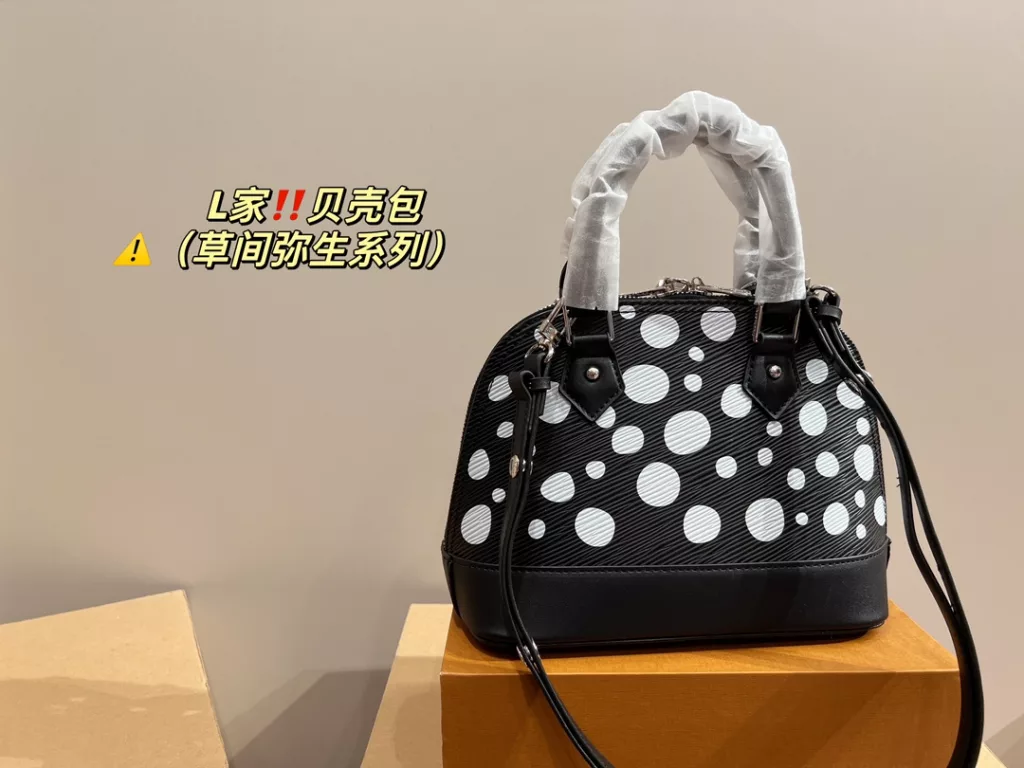 LV shell bag<br>(Yayoi Kusama series)<br>Can be salt and sweet extreme beauty<br>The most beautiful girl is you