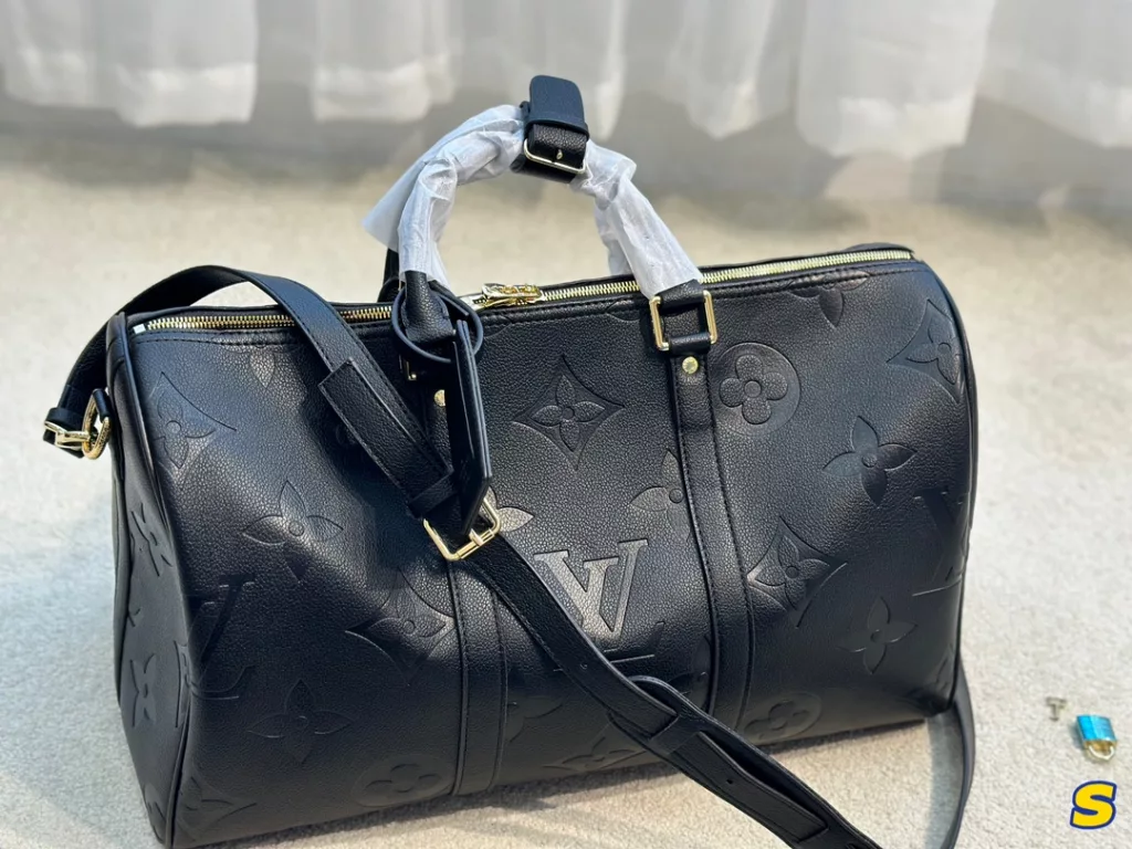 Lv new travel bag<br>Unisex models ✅<br>Large capacity Size 45cm<br>Travel indispensable for business trips!