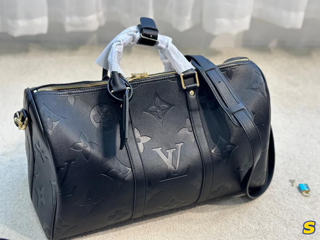 Lv new travel bag<br>Unisex models ✅<br>Large capacity Size 45cm<br>Travel indispensable for business trips!