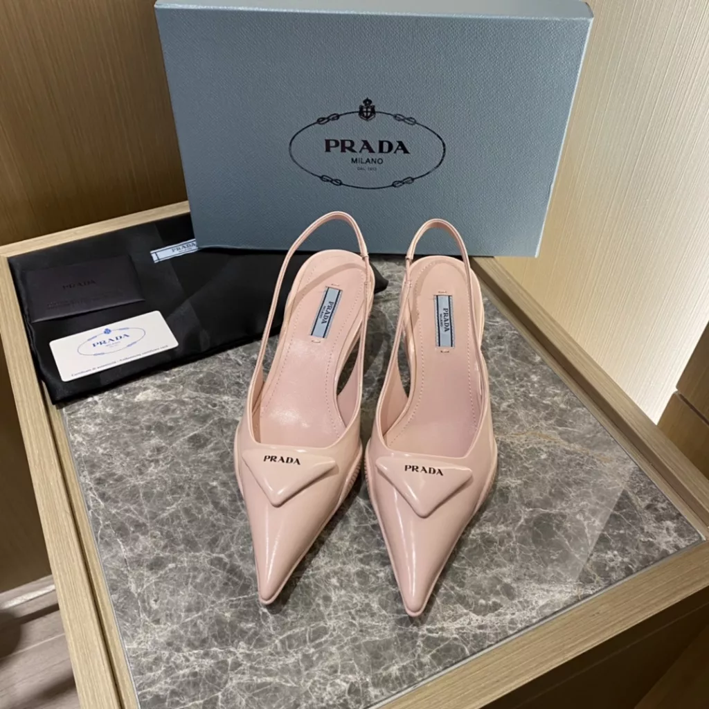 Prada/ Prada 2021 New cat-heel sandals. Triangle LOGO logo pointed toe high heels women's shoes, fabric open edge bead/silk cloth, sheepskin lining, original TPU outsole<br>Yardage: 35 to 40