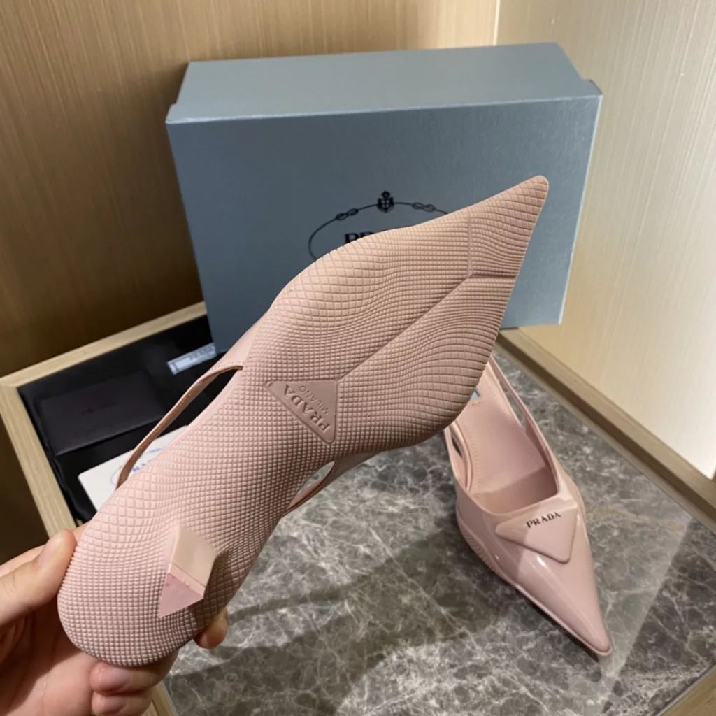 Prada/ Prada 2021 New cat-heel sandals. Triangle LOGO logo pointed toe high heels women's shoes, fabric open edge bead/silk cloth, sheepskin lining, original TPU outsole<br>Yardage: 35 to 40