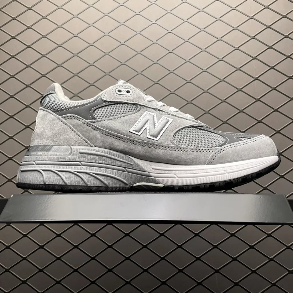 New Balance MR993GL New Balance retro casual running shoes original shoe development new open independent private mold outsole the only correct combination of outsole high-end retail exclusive products Size: 36 37 37.5 38 38.5 39.5 40 40.5 41.5 42 42.5 43 44 44.5 45 46.5