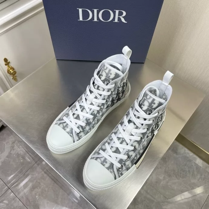 The original counter purchase disassembled 1:1 production, Dior letters, film, lace-up casual shoes material ☑️ fabric: Italian canvas, frosted film ☑️ lining, cushion foot: the original one air cushion foot ☑️ outsole: tpu outsole ☑️ yardage: couple models, 35-45