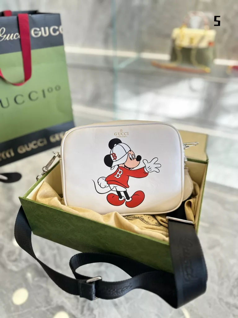 gucci mickey camera bag 20cm