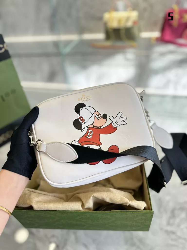 gucci mickey camera bag 20cm