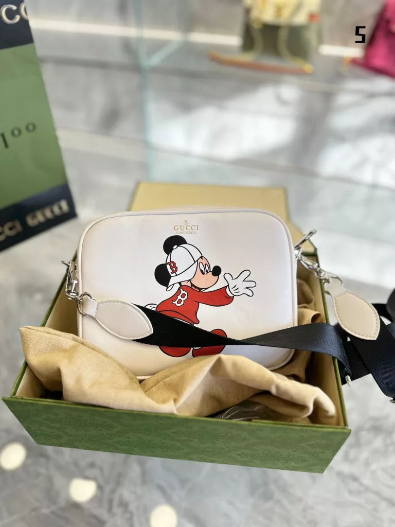 gucci mickey camera bag 20cm