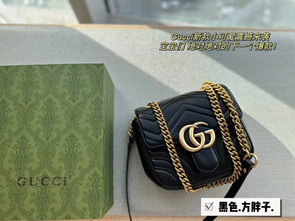 size: 18*17cm<br>GG Marmont square fatty<br>Gucci new small cute shocking attack<br>Babies absolutely absolutely the next explosive!