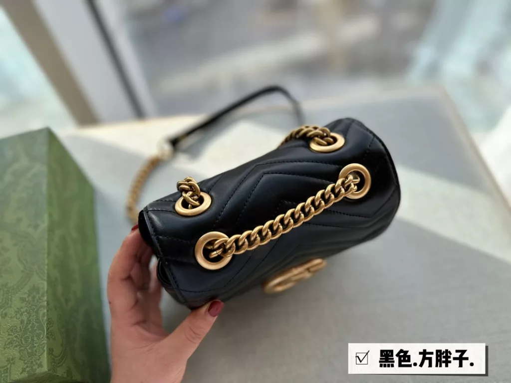 size: 18*17cm<br>GG Marmont square fatty<br>Gucci new small cute shocking attack<br>Babies absolutely absolutely the next explosive!