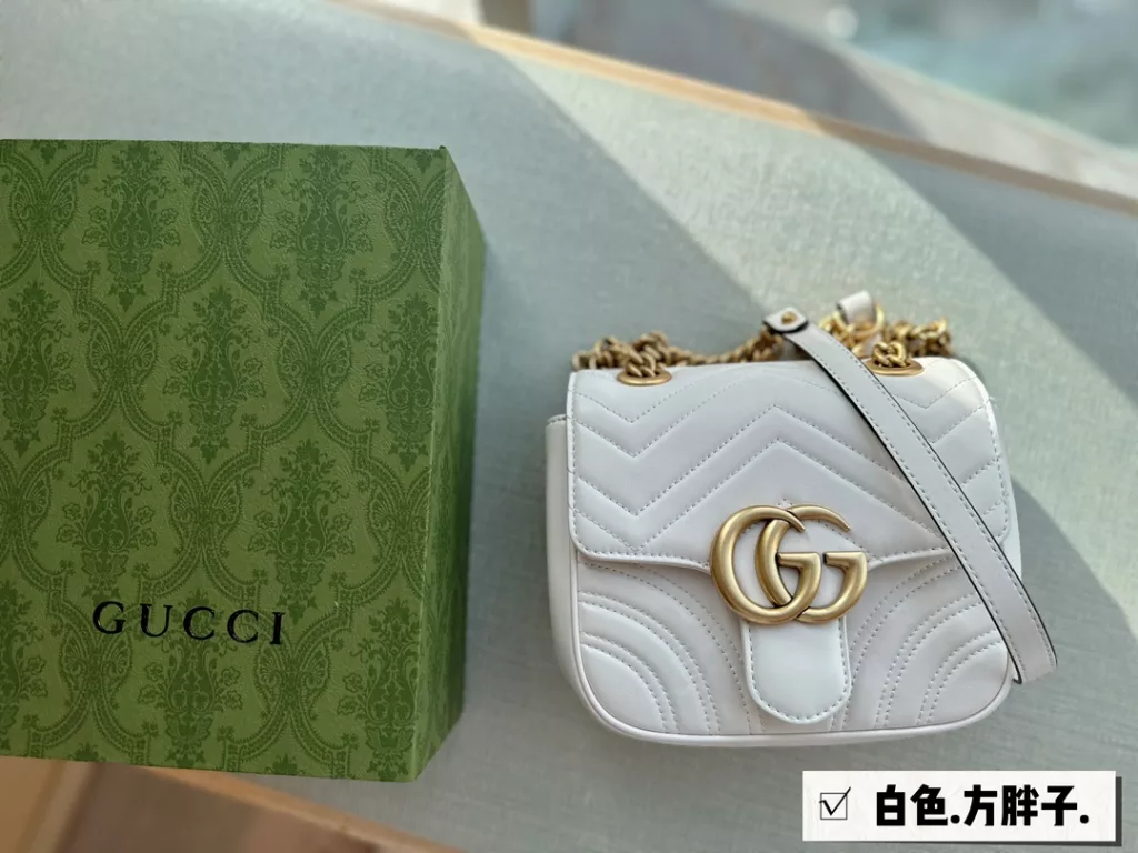 size: 18*17cm<br>GG Marmont square fatty<br>Gucci new small cute shocking attack<br>Babies absolutely absolutely the next explosive!