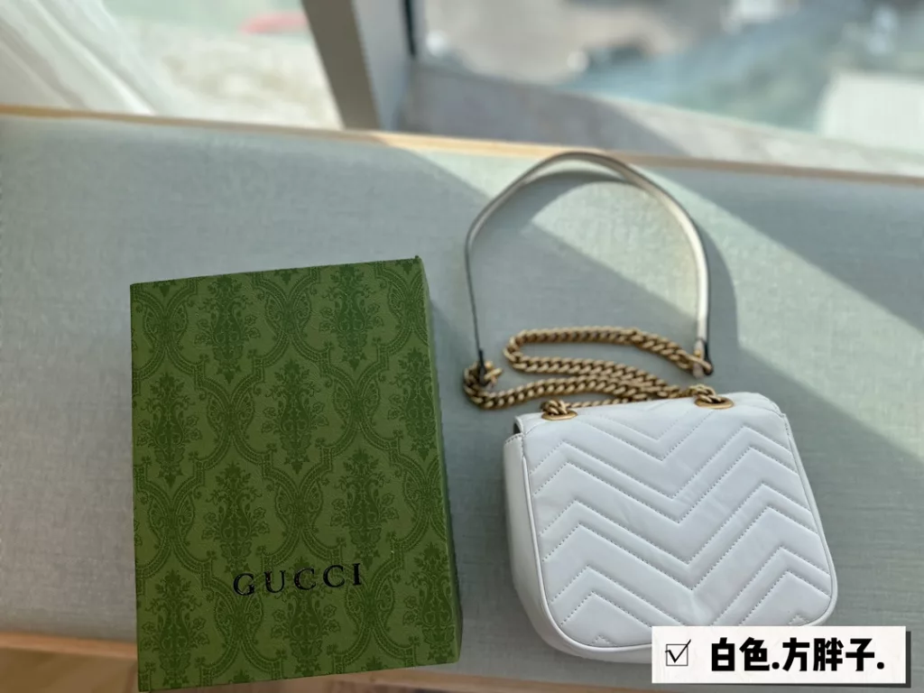 size: 18*17cm<br>GG Marmont square fatty<br>Gucci new small cute shocking attack<br>Babies absolutely absolutely the next explosive!