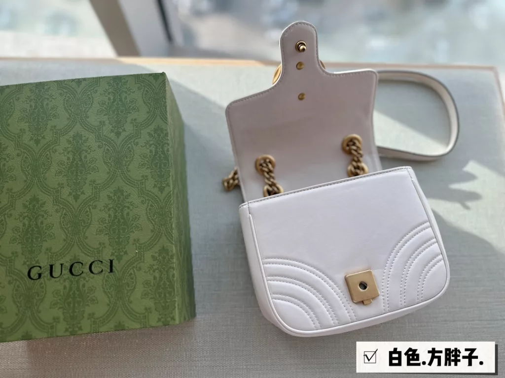 size: 18*17cm<br>GG Marmont square fatty<br>Gucci new small cute shocking attack<br>Babies absolutely absolutely the next explosive!