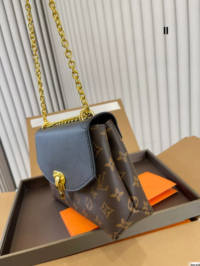 Louis Vuitton/Louis Vuitton<br>LV women's bag SAINT shoulder crossbody chain bag<br>The first choice for everyday fashion and elegance<br>A must for every cool girl<br>Size 25 16