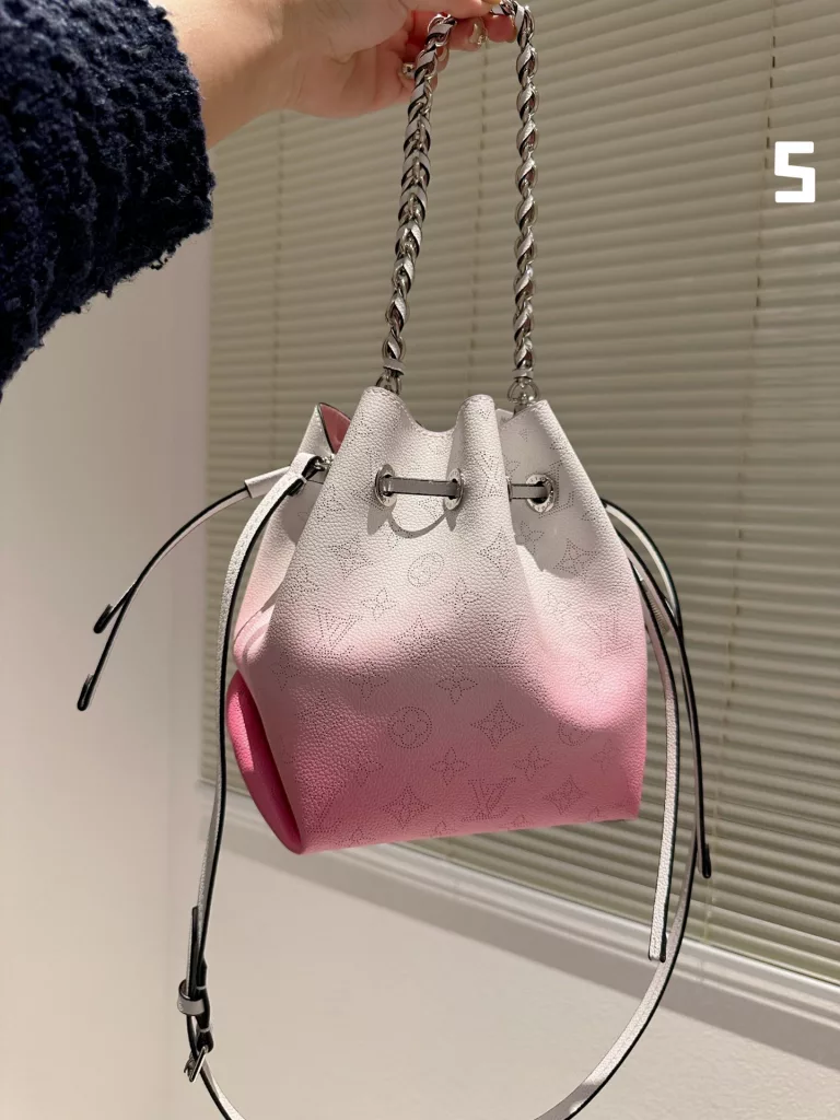 Lv Bucket New NEONOE hollow drawstring bucket bag shoulder women's bag Louis Vuitton 💃🏼 Size 23cm