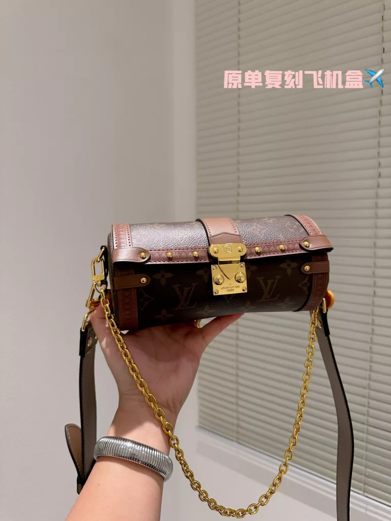 Louis Vuitton 2021 Prefall/Papillon Trunk<br>Today and share with you the latest LV upcoming models, which are also visually expected to be the next big breakout of the year, Louis Vuitton 2021 Prefall /Papillon Trunk.