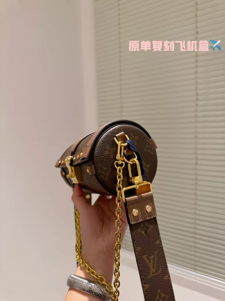 Louis Vuitton 2021 Prefall/Papillon Trunk<br>Today and share with you the latest LV upcoming models, which are also visually expected to be the next big breakout of the year, Louis Vuitton 2021 Prefall /Papillon Trunk.