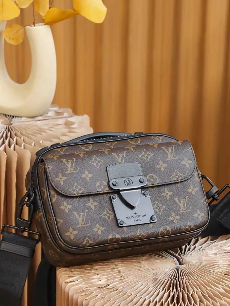 Louis Vuitton/Louis Vuitton men's bag canvas old flower S LOCK messenger bag shoulder bag M45806