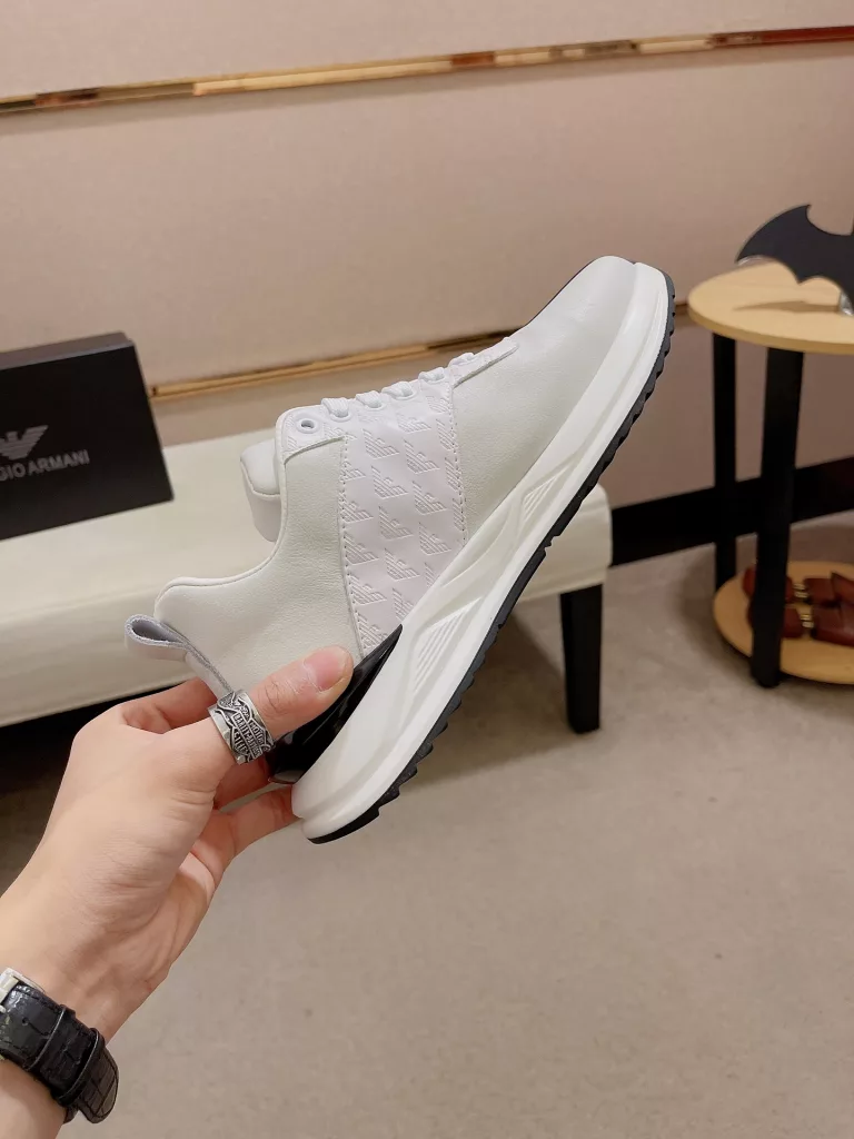 Armani ARMARNI official website synchronization counter quality continental runway models uppers imported original fabric head layer cowhide. Sheepskin lining simple but extraordinary luxury but not flashy This interpretation is just right original outsole 38-44.