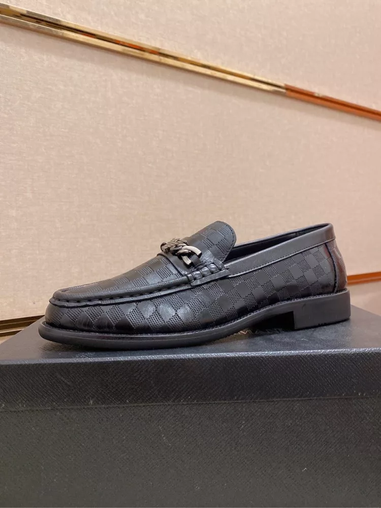 Armani (Armani) men's shoes counter original goods! The world's top brands … Luxury quality …. / / fashion on the foot high-grade 👍💪🏻… Give you a low-key luxury comfort experience 👍. The uppers are made of pure Italian imported original head layer cowhide… Sweat-absorbing sheepskin lining… The comfortable and breathable, high-end atmosphere upscale… Luxury and dignity! !… Factory shipments [embrace] stall… Original board. Welcome tasting . .38--44