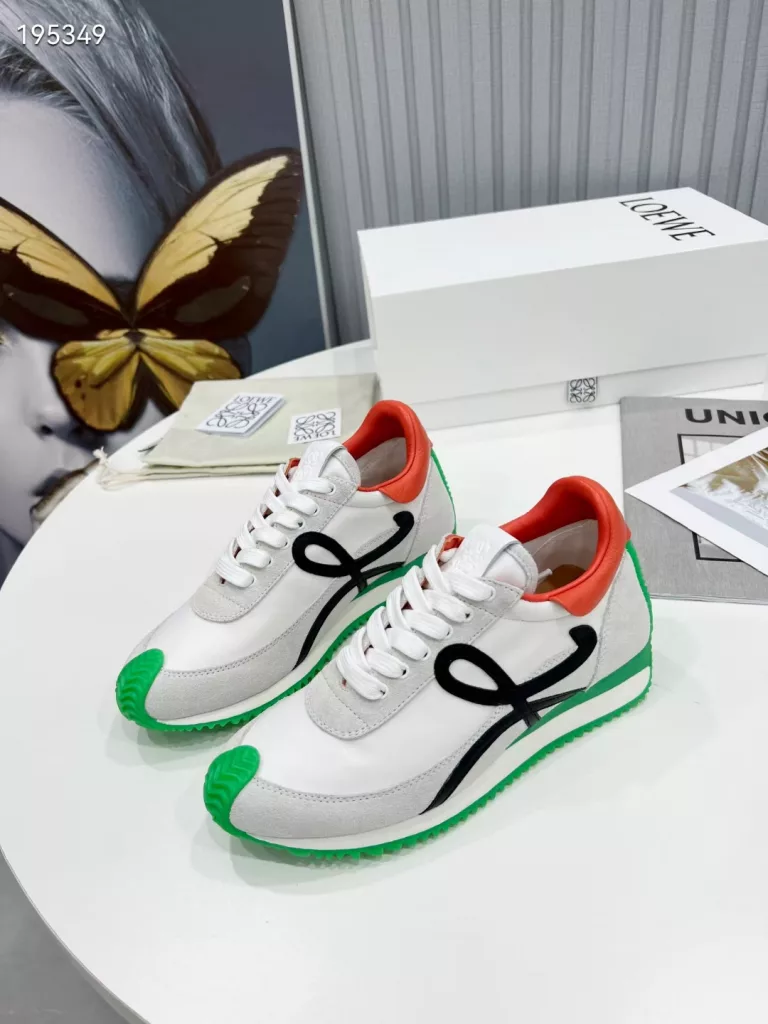 Loewe22s early spring models open up the German training shoes<br>Minimalist style Agam sneakers<br>Original purchase development packaging are consistent with the original version of the code 35-39