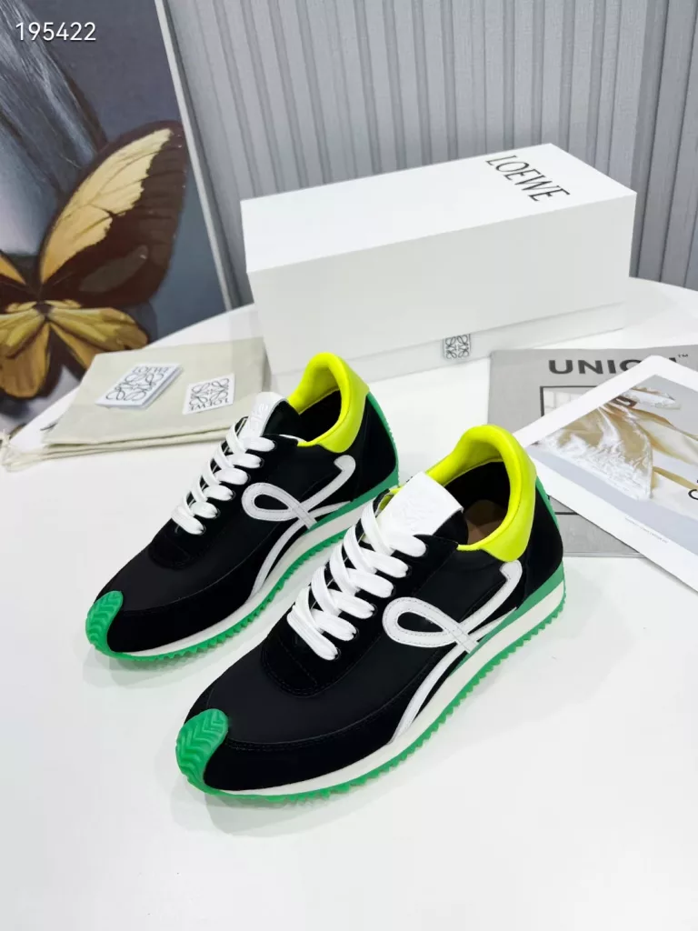 Loewe22s early spring models open up the German training shoes<br>Minimalist style Agam sneakers<br>Original purchase development packaging are consistent with the original version of the code 35-39