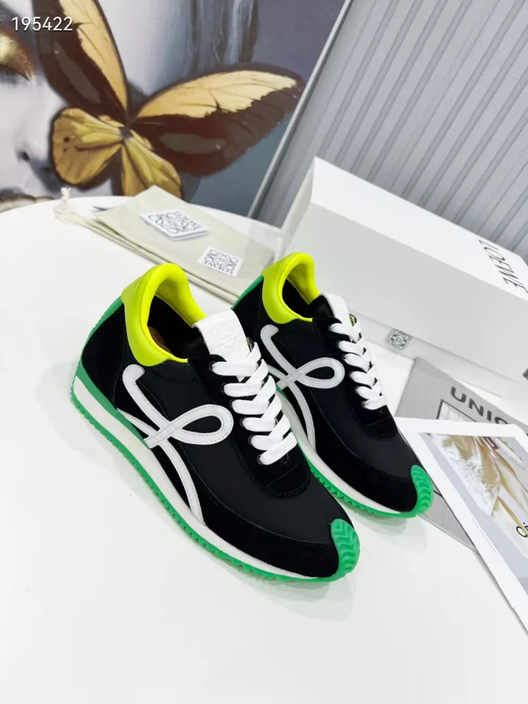 Loewe22s early spring models open up the German training shoes<br>Minimalist style Agam sneakers<br>Original purchase development packaging are consistent with the original version of the code 35-39